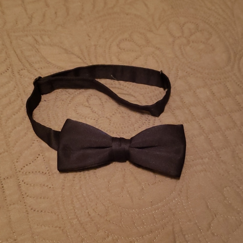 Clasp bowtie
